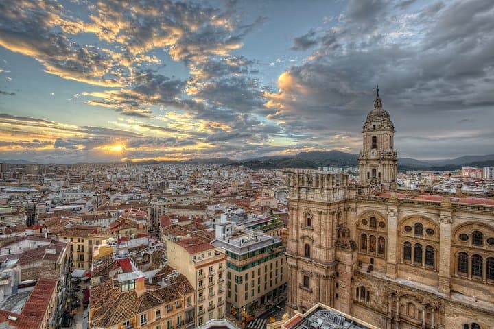 Private walking Tour of Thyssen Museum in Malaga