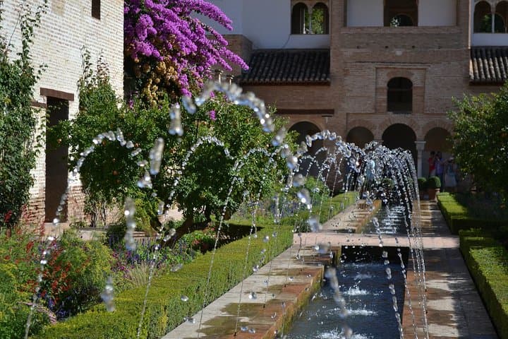 Official Guide to visit Alhambra (tickets NOT included)
