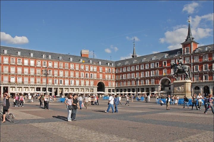 Private Tours during 5 days in Madrid with private pick up and entrance tickets