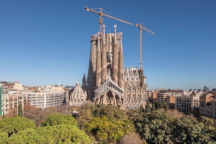 Barcelona Half-Day Sightseeing Private Tour