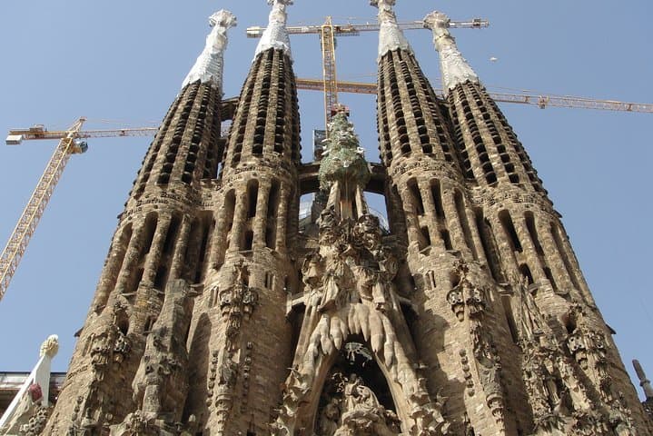 Gaudi Private Tour with Sagrada Familia & Park Guell Tickets