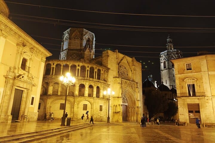 Medieval Valencia Small-Group Walking Tour with Local Guide
