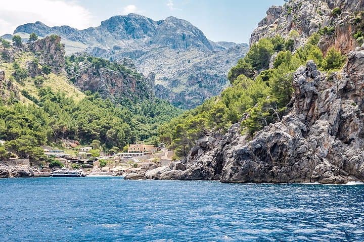 Private ONE WAY arrival OR departure transfer in Mallorca from/to airport
