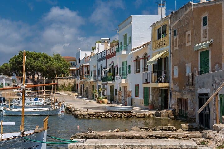 Private ONE WAY arrival OR departure transfer in Mallorca from/to airport