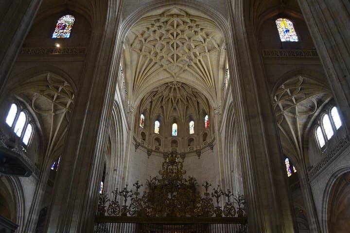 Segovia private tour from Madrid by private car