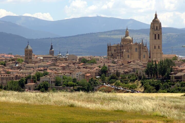 Segovia private tour from Madrid by private car