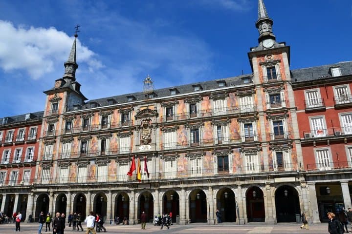 Private Walking Tour: Madrid Old Town & Stunning City Views