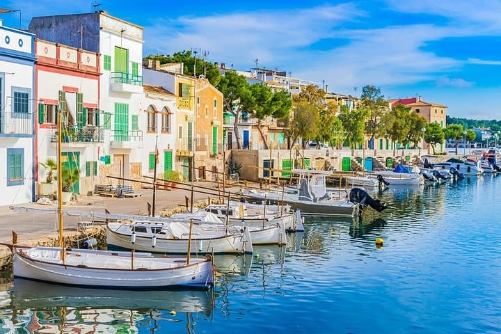 Arrival Transfer from Palma de Mallorca Airport PMI to Palma in Private Car