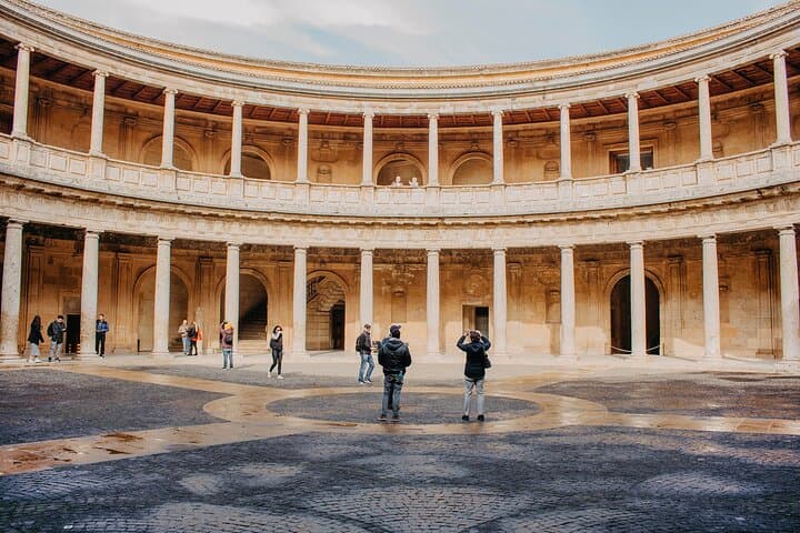 Alhambra and Generalife Skip-the-Line Ticket with Guide