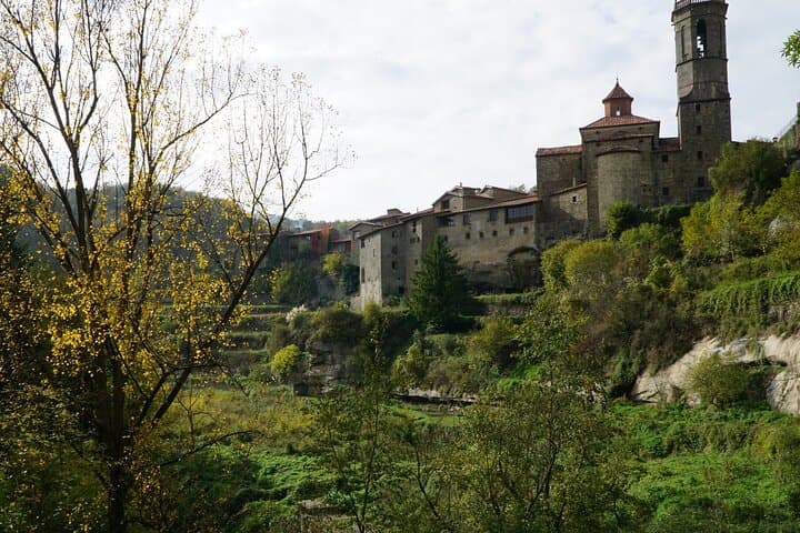 Private Pre-Pyrenees Medieval Village Hike from Barcelona