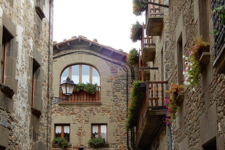 Private Pre-Pyrenees Medieval Village Hike from Barcelona