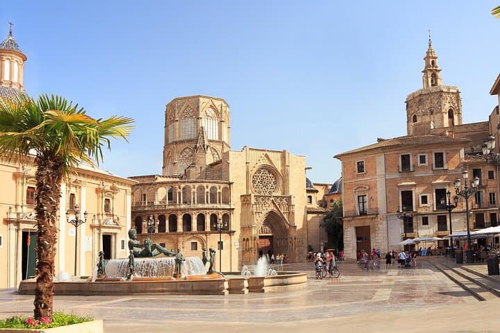 e-Scavenger hunt Valencia: Explore the city at your own pace