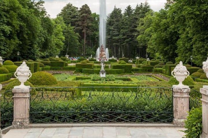 Private Guided Tour with Admission to La Granja and Fabrica de Vidrio