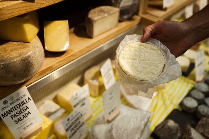 Private Basque Cheese & Txakoli Wine Tour from San Sebastian