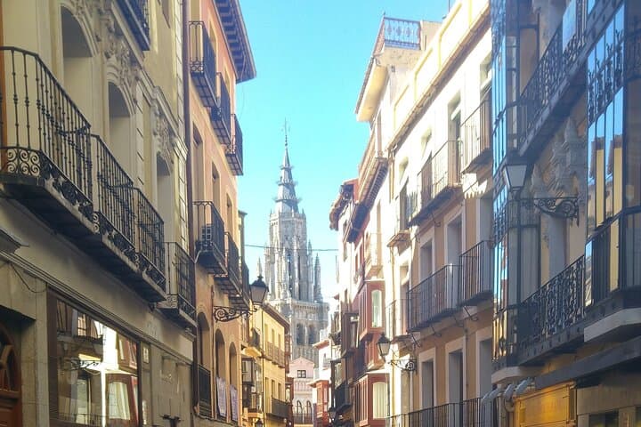 Unique views of Toledo, the best spots to bring some memories home.