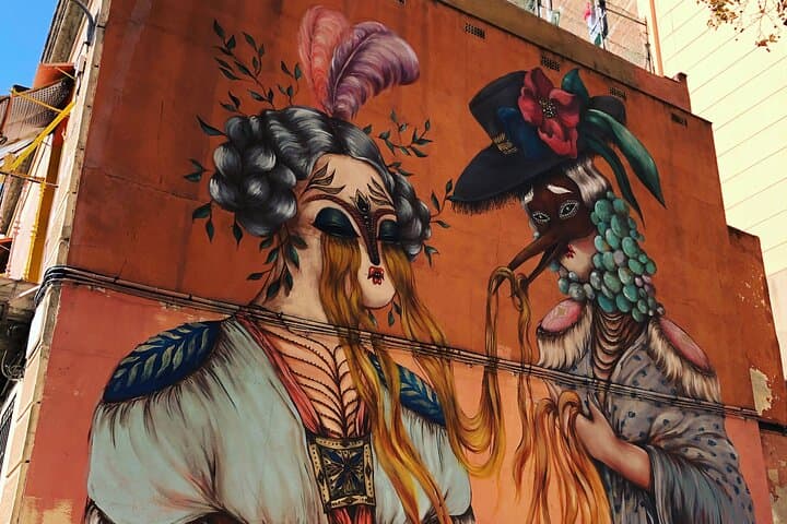 Street Art, Sculptures & Crime Stories Walking Tour – Barcelona