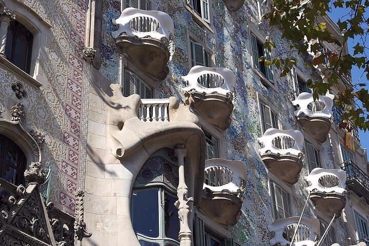 Gaudi Masterpiece: Casa Batlló with Expert Guide and STL Tickets