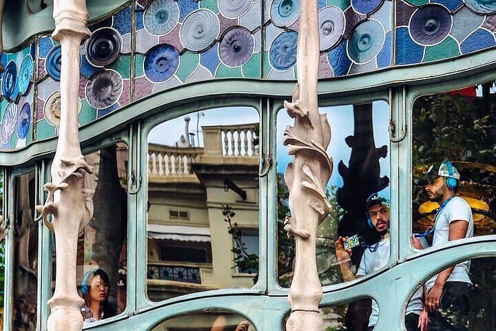 Gaudi Masterpiece: Casa Batlló with Expert Guide and STL Tickets