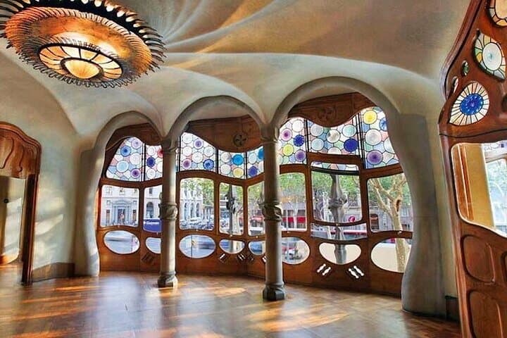 Gaudi Masterpiece: Casa Batlló with Expert Guide and STL Tickets