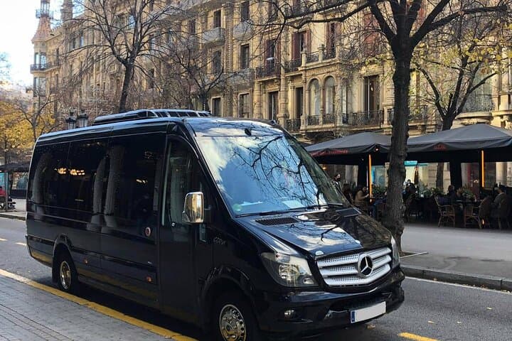 Visit Montserrat 5 hours (1 to 16 passengers)
