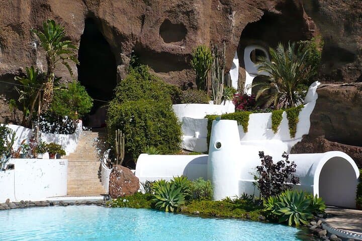 Lanzarote Tour: Lagomar Museum, Cactus Garden & La Graciosa