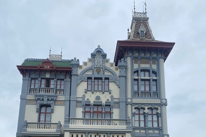 Private Tour from Oviedo to Covadonga, lakes, & sailors villages
