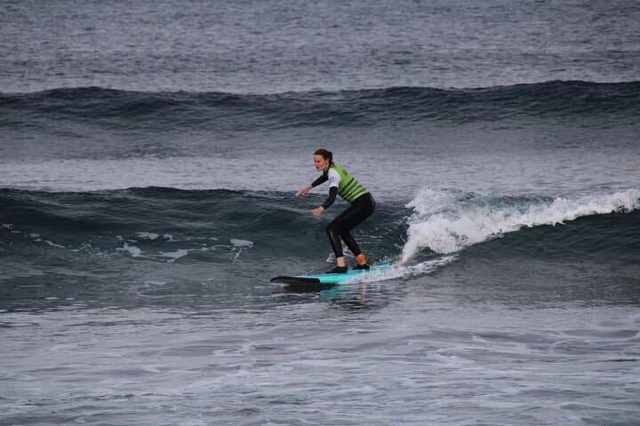2 hours Semi-private surfing lesson in Playa de Las Americas
