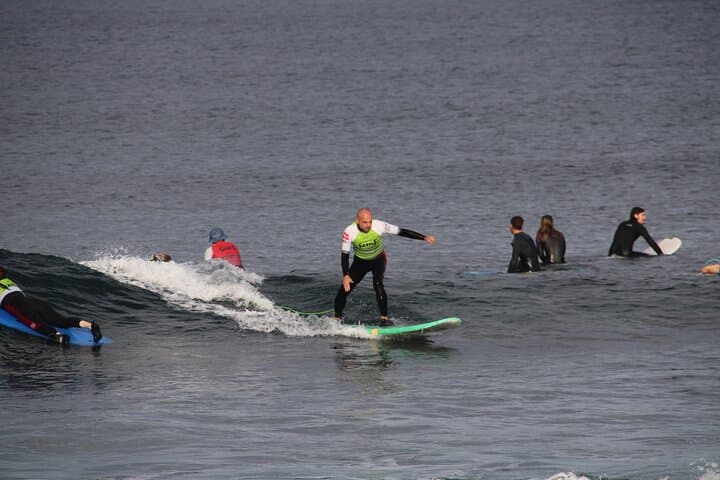 2 hours Semi-private surfing lesson in Playa de Las Americas