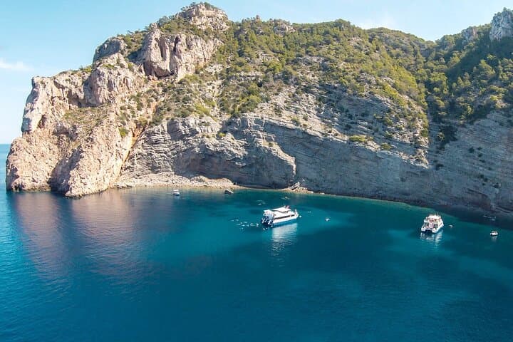 Cala Salada and Unspoiled North Beach Tour. Snorkelling and Aquarium