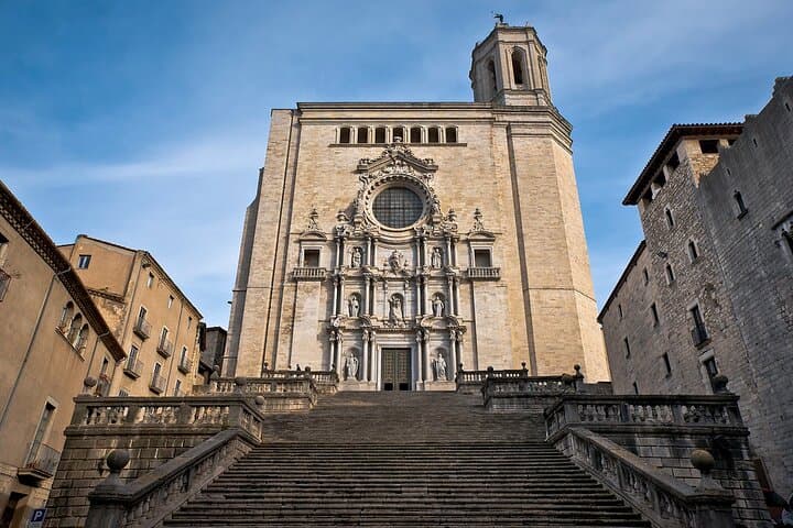 Palamos Shore Excursion: Dali Museum of Figueres and Girona Private Tour