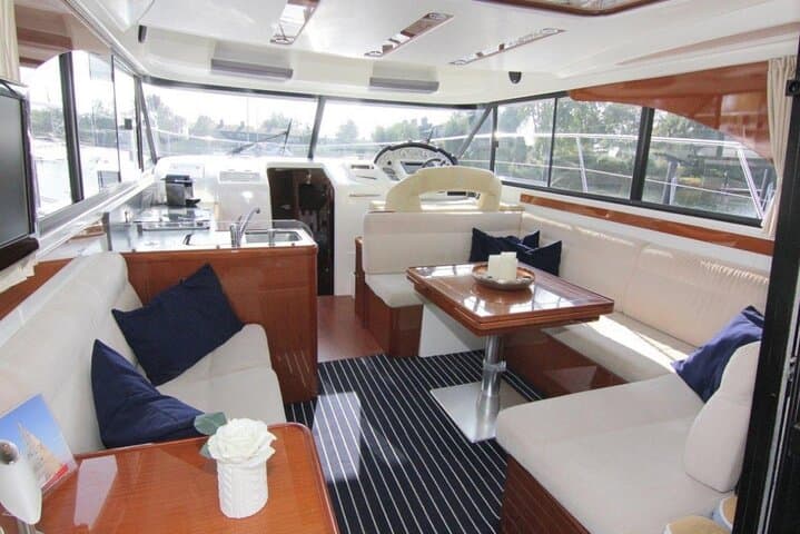 Private Luxury Motor Boat 6 and 8 Hour Full Day Charter