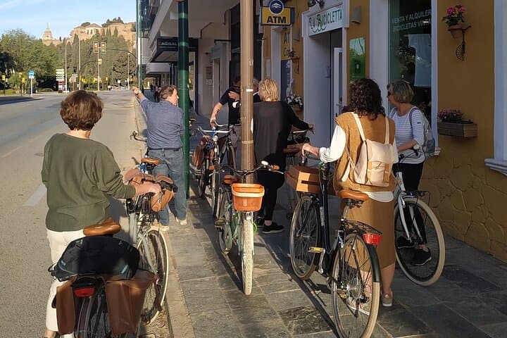 Vintage Style Bike Rental in Malaga
