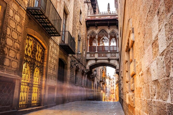 Barcelona Gothic Quarter Self-Guided Walking Tour, Scavenger Hunt