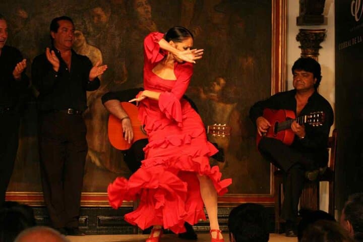 Madrid: Real Flamenco Show in a Tablao or Cave with Drink