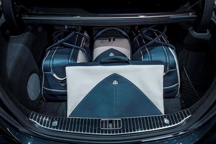 Arrival Transfer from Madrid MAD Airport to Madrid by Luxury Car