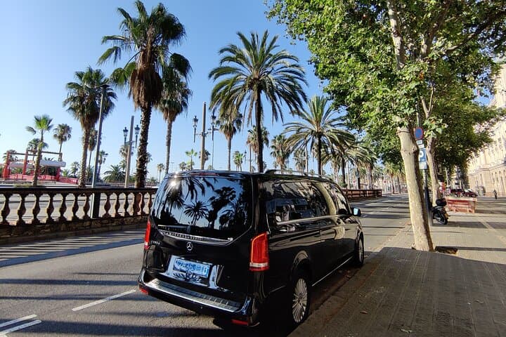 Premium Transfer from / to Airport and Port