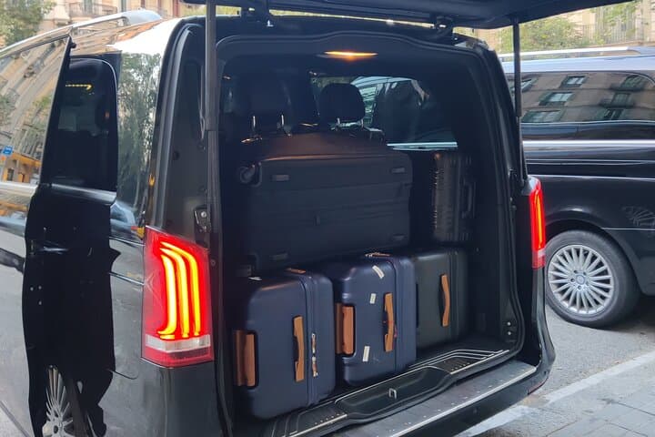 Premium Transfer from / to Airport and Port