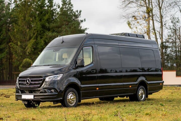 Departure Private Transfer Madrid to MAD Airport in a Minibus