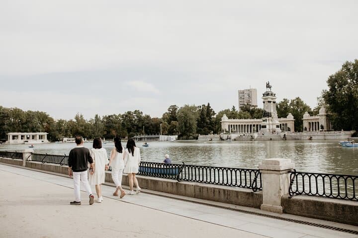 ANGLE - Experience Madrid With a Local Photographer