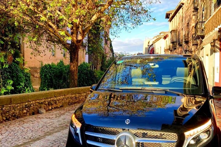 Private transportation from Granada (hotels) to Granada Airport (Grx)