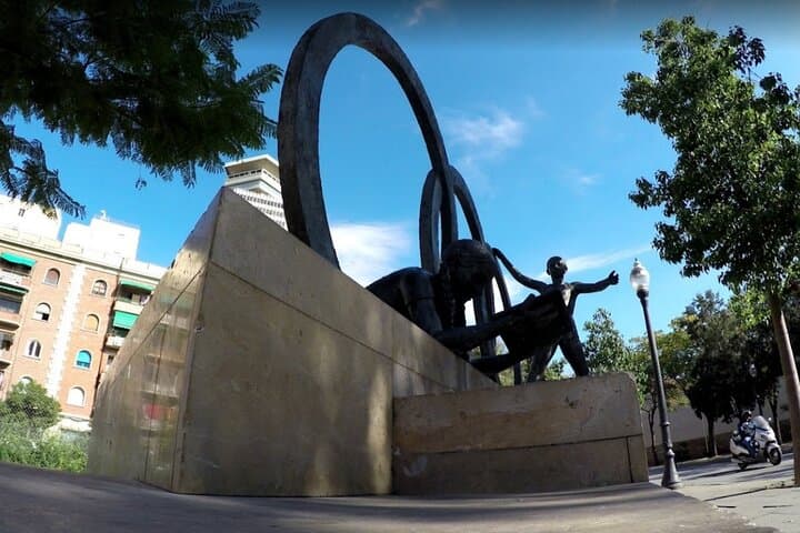 Private Tour of 2 hours and a half of the Civil War in Barcelona