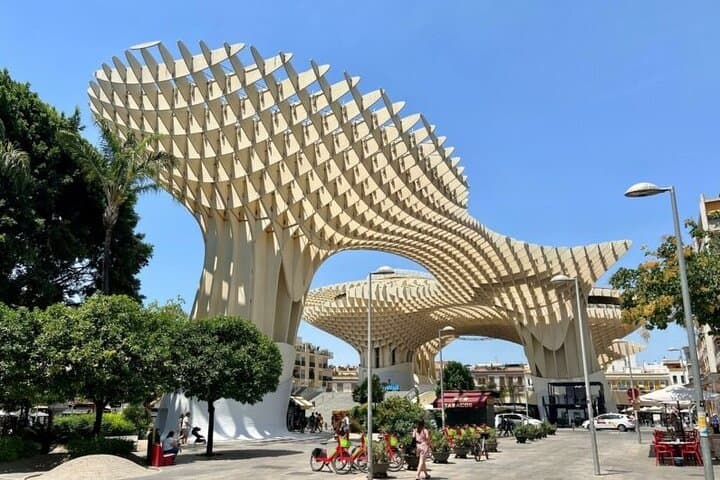 Spirit of Seville - Private Walking Tour with Casa de Pilato