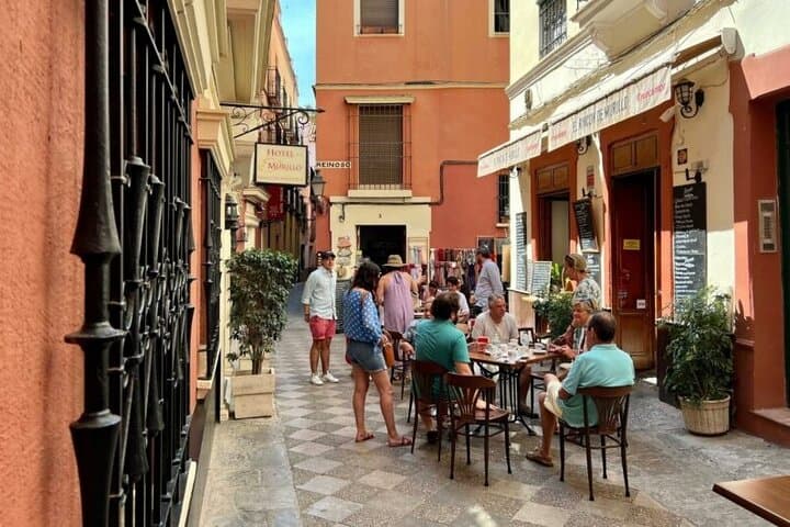 Spirit of Seville - Private Walking Tour with Casa de Pilato