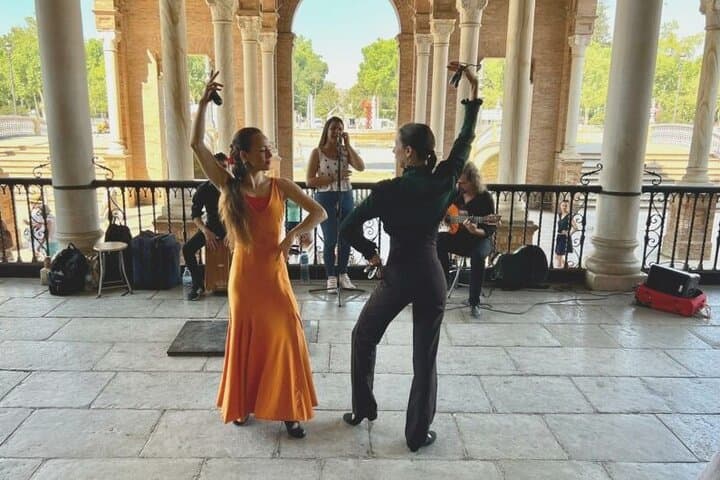 Spirit of Seville - Private Walking Tour with Casa de Pilato