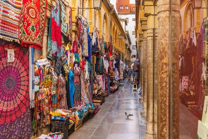 Granada Self-Guided City Walking Tour & Scavenger Hunt