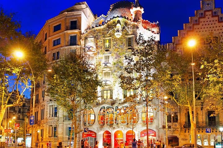 Private Audio Guided Walking Tour in Barcelona