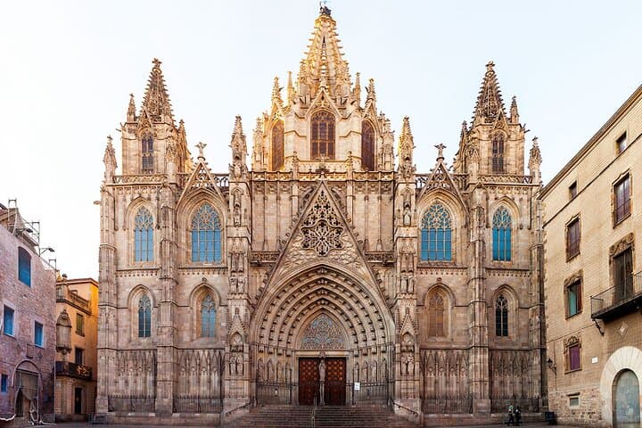 Private Audio Guided Walking Tour in Barcelona