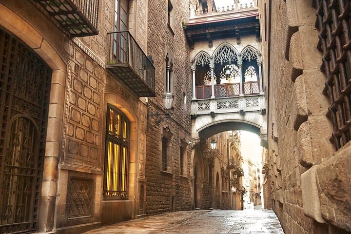 Private Audio Guided Walking Tour in Barcelona