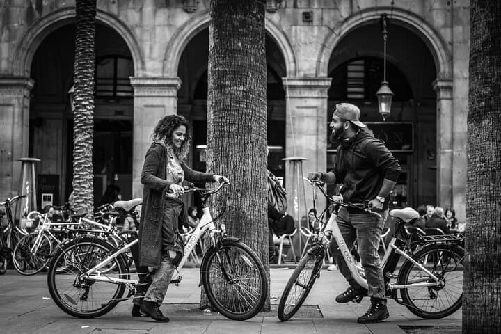 Private Barcelona E-Bike Experience with Iconic Photo Stops