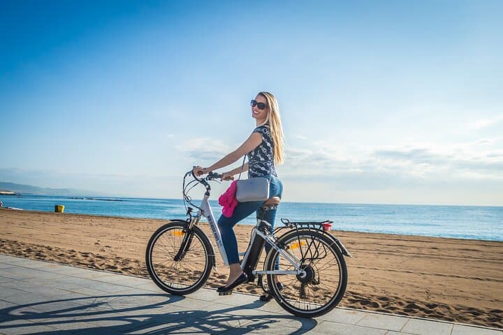 Private Barcelona E-Bike Experience with Iconic Photo Stops